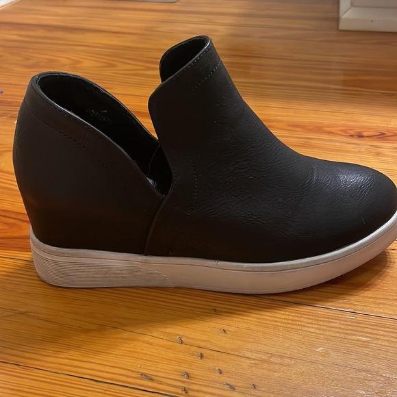 Side Slit Sneaker Wedges - Picture 2 of 4
